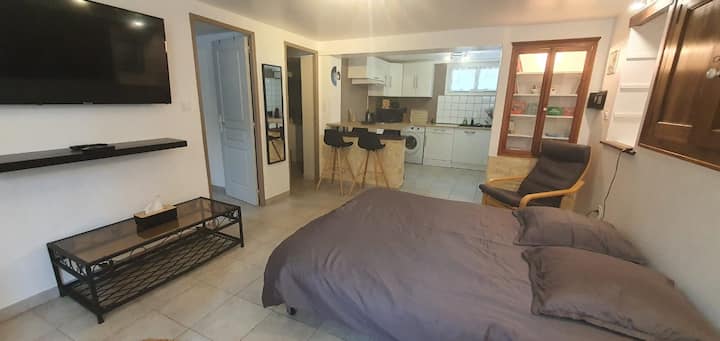 Joli T2, Piscine, Proche Avignon - Villeneuve-lès-Avignon