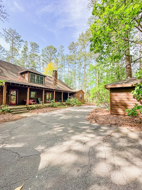 Pine Island Lakeside retreat