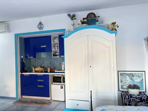 Proprietà Airbnb di successo: Attico del Cuore - Praiano Seafront Penthouse a Praiano