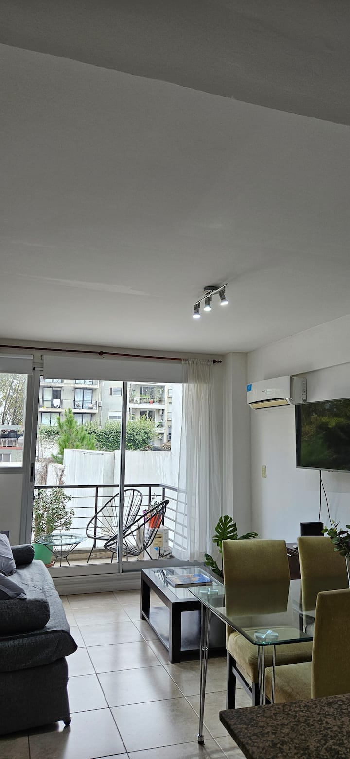 Apartamento de dois ambientes em Palermo com varanda