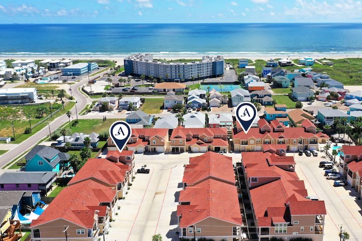 Sleeps 23, 2 Homes | Resort Pool+walk To The Beach - Corpus Christi, TX