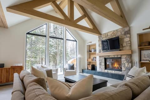 NEW! Luxe Chalet | Hot Tub, Sauna & Lake Access