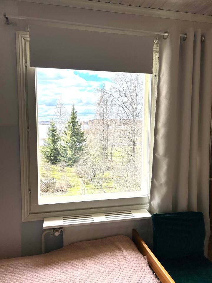 Dormitorio 3 1 cama individual, 1 cuna, vista al lago