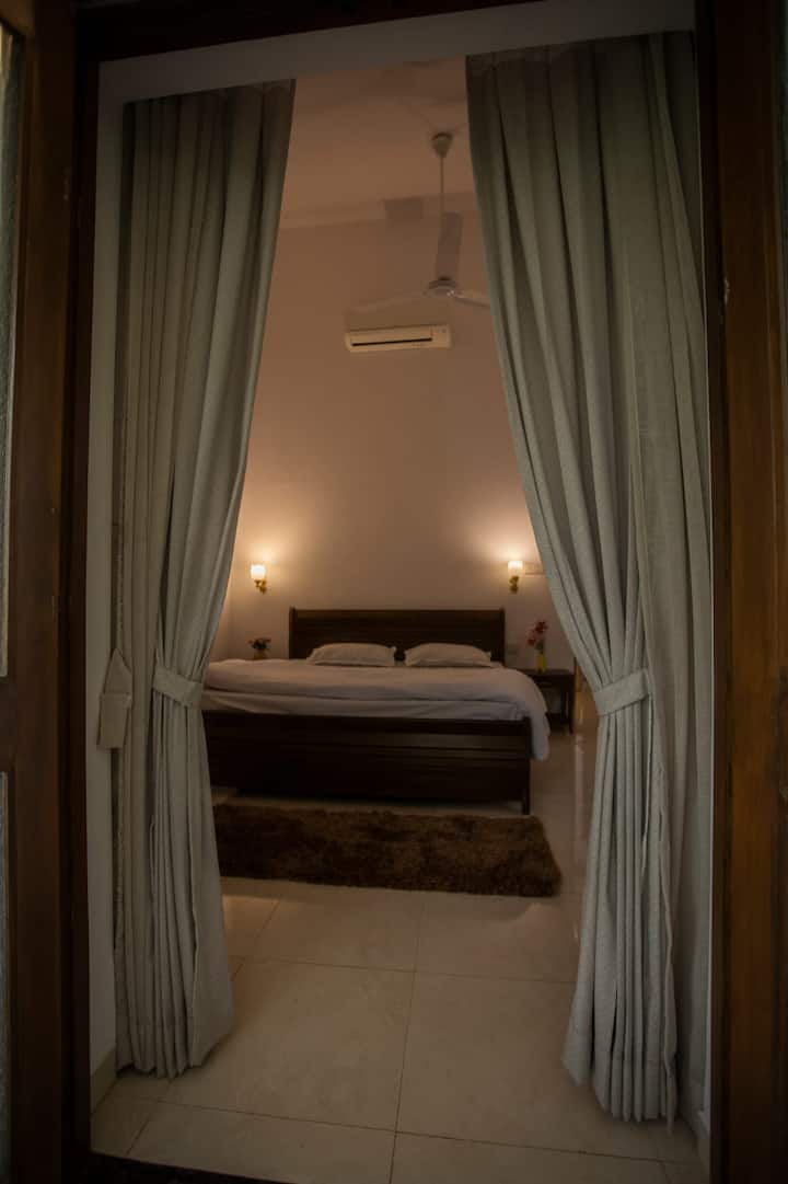 Bedroom 2 image 3
