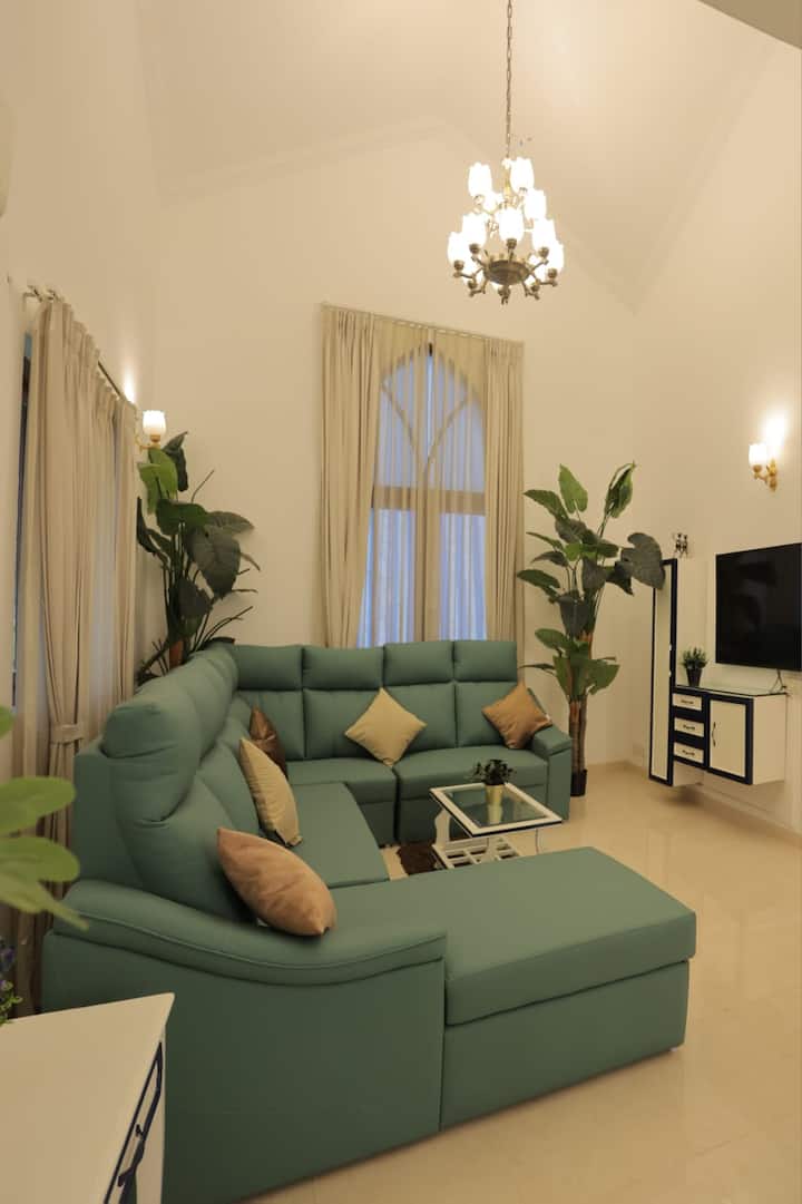 Living room image 2