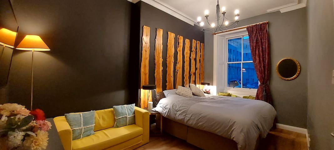 Ground Floor Main Door Old Town Flat Near Castle