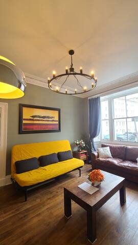 Ground Floor Main Door Old Town Flat Near Castle gallery image 4