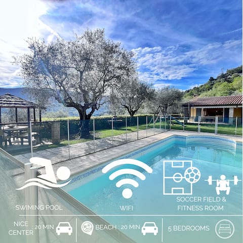 Villa in the Valley of Dreams: Pool & Walking