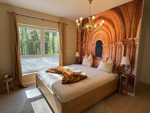 Beautiful quiet villa with free parking