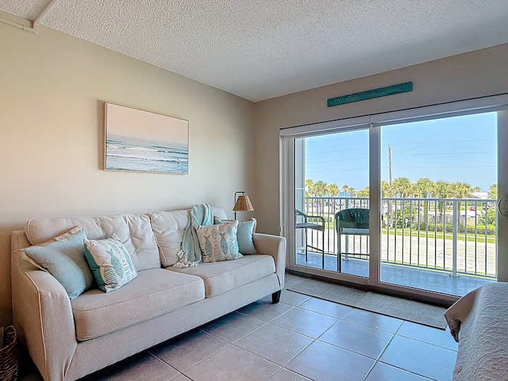 Salty Surfer Beach Getaway - New Smyrna Beach, FL