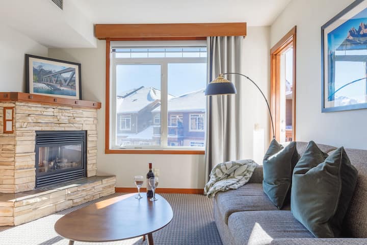 Falcon Crest Sunrise Retreat - Canmore
