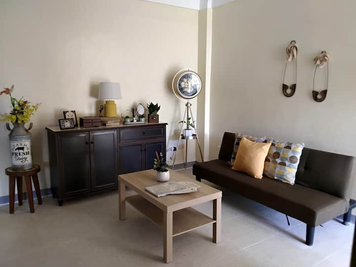 4h House Unit 12
Vintage Themed Transient House - Daet