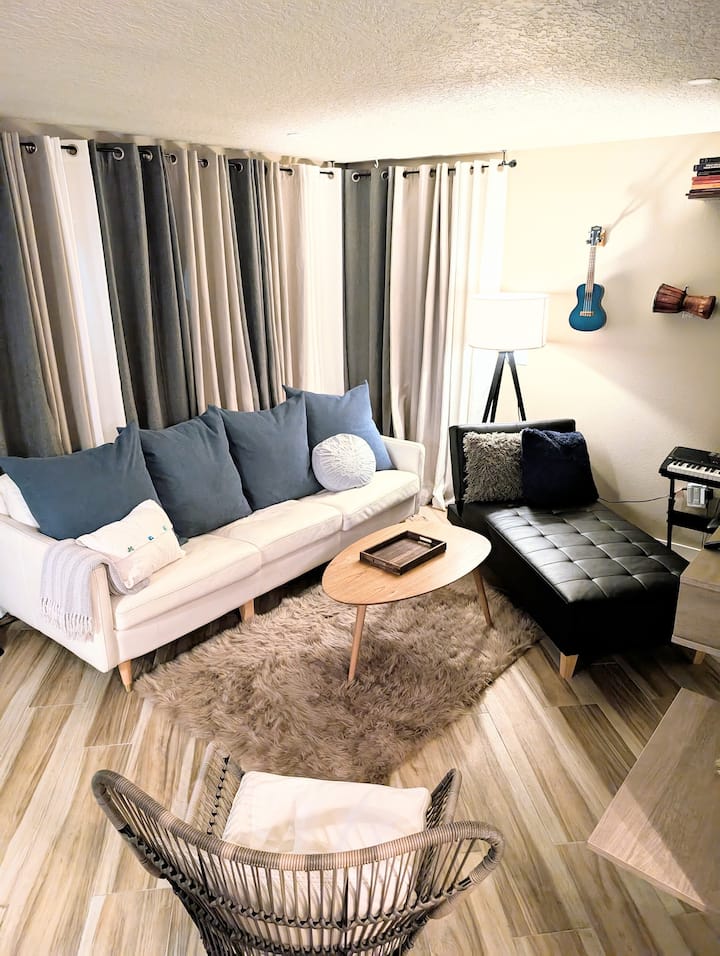 Relaxing Orlando Getaway Pets Stay Free. New Ac ! - Orlando, FL