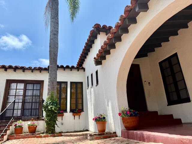 Enchanting Spanish home in Brentwood