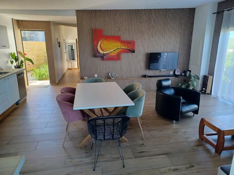 Top Airbnb: seasonal with party tolerated in Saint Pierre