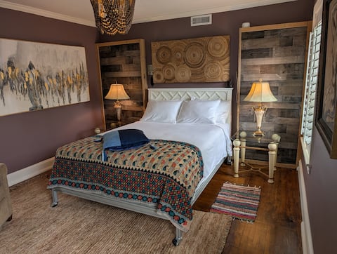 Spacious 1 Bedroom 2 Story - Full Kitchen