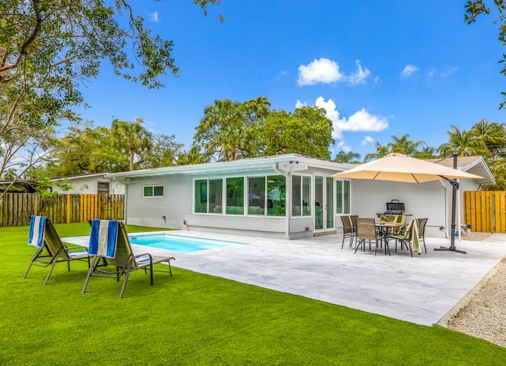 Coastal Retreat | Pool · Sunny Open Layout · Fll - Fort Lauderdale