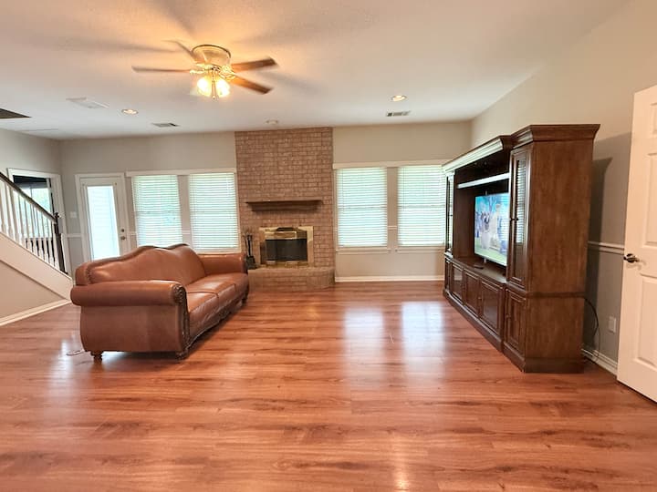 The Big Papa House - Waxahachie, TX