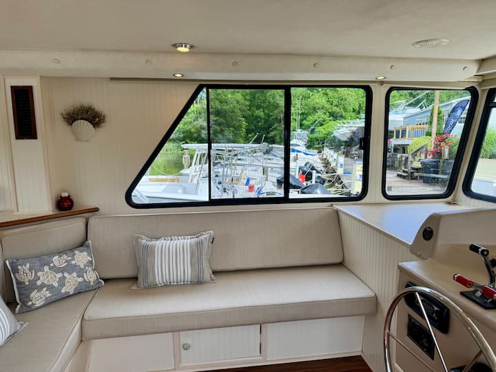 Lovin’ Life | Floating Getaway On Sue Creek - Chesapeake Bay