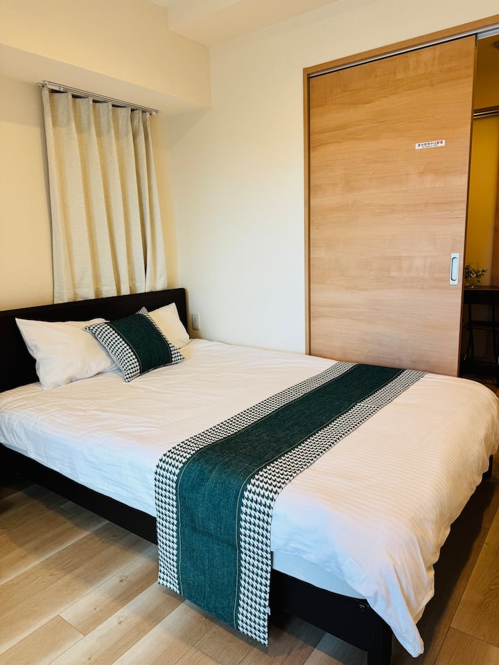 谷町六丁目から徒歩 1 分、快適な大ベッド + 無料 WiFi/501 - 借り