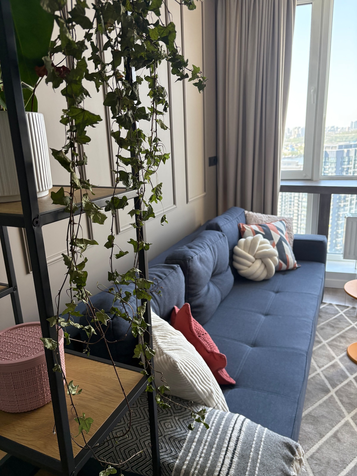 Estudio con una excelente vista - Departamentos en renta en Kiev ...