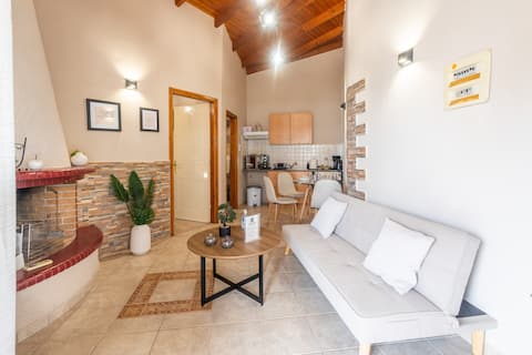 Popular Airbnb listing: Fantasea Porto Rafti On The Sea I in Δήμος Μαρκόπουλου Μεσογαίας
