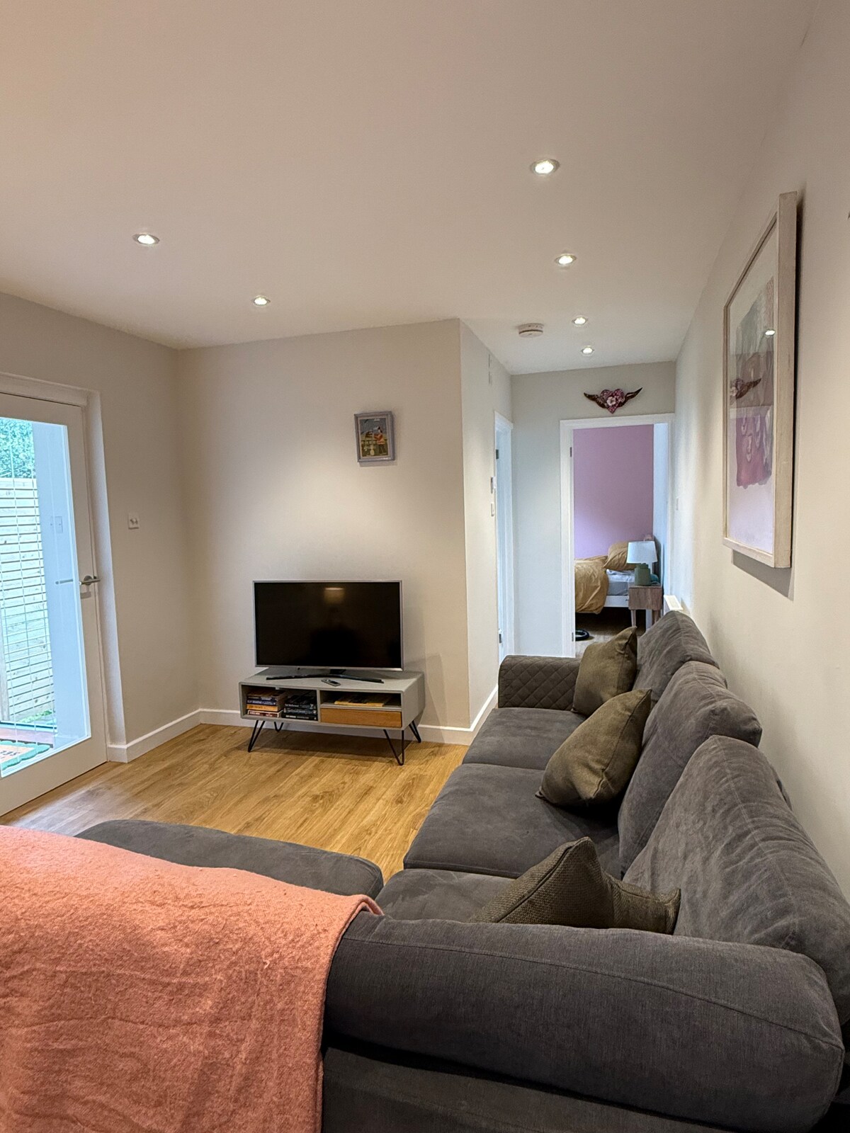 Popular Airbnb listing: Cosy & bright Penzance stay in Penzance