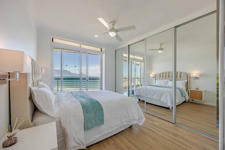 LaVista Luxury Beachfront Apartment gallery image 3