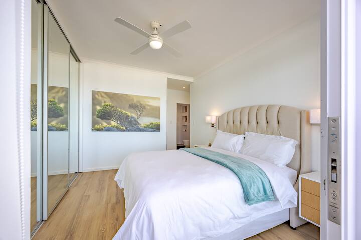 LaVista Luxury Beachfront Apartment gallery image 2