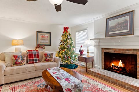 Spacious | Sunroom | 9 Acres | Near Wedding Venues