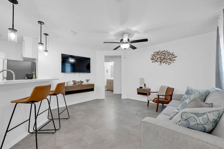 Modern, Clean + Convenient Stay - Harlingen, TX