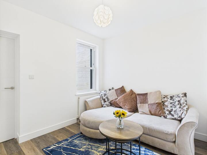 High-end 4br 4ba • Central • Ideal For Groups - Reading