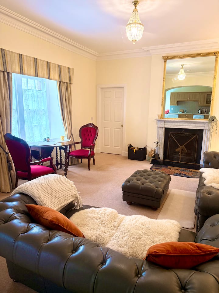 Rural, Self Contained Annex, Hot-tub With Views - Biggar
