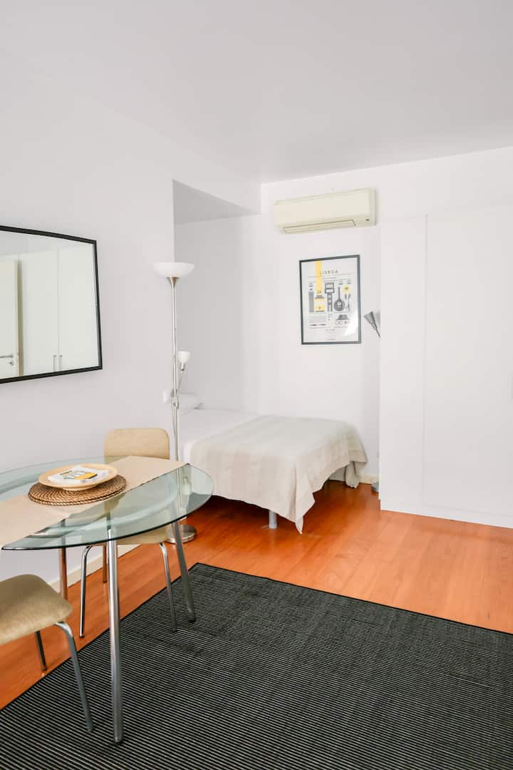 Charming Studio Apartment - Bairro Alto 2d - Lisbona