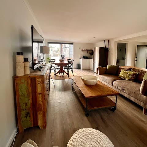 Top Airbnb: She-oak Studio in Wollongong City Council