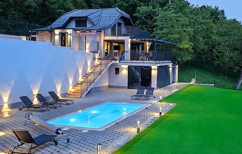 Gorgeous home in Zagreb with sauna
