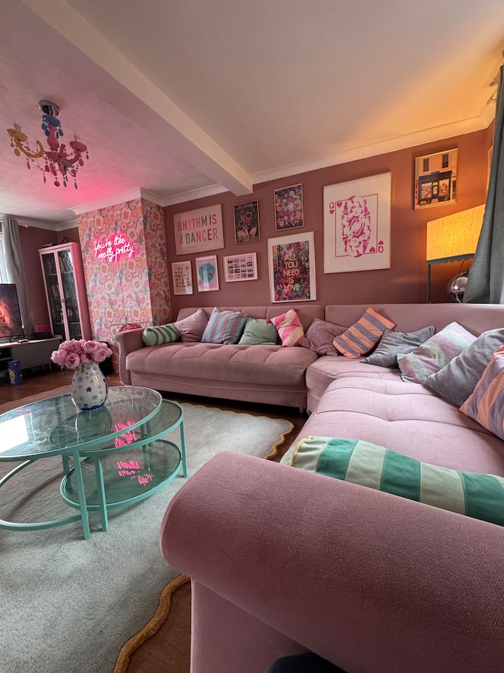 The Pink Palace! Stylish Home - Brighton & Hove