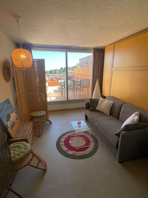 Successful Airbnb property: Apartment with sea view in Cavalaire Sur Mer