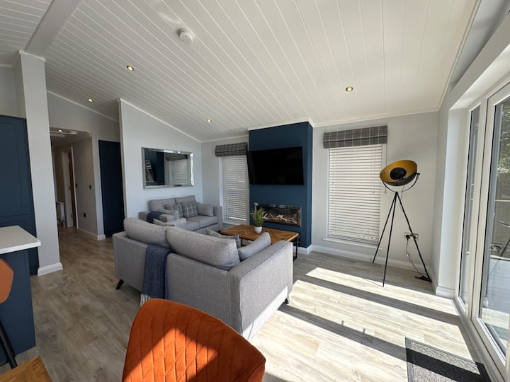 New Lodge On Lake Windermere | Hot Tub - Windermere