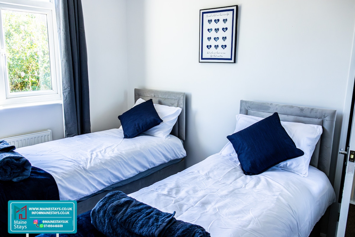 ️นอนในแบบของคุณ – การนอนที่ยืดหยุ่นด้วยเตียงคิงไซส์หรือเตียงเดี่ยว 2 เตียง เหมาะสำหรับการตั้งค่ากลุ่ม