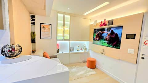 Top performing Airbnb: 1 minute from the subway | Giant TVs | Beautiful View | Carioca in Rio De Janeiro