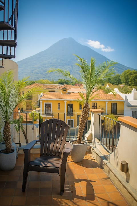 360 Volcano Views • Antigua Guatemala | Parking