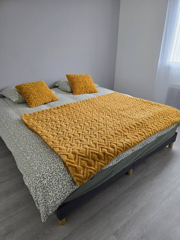 საძინებელი 1