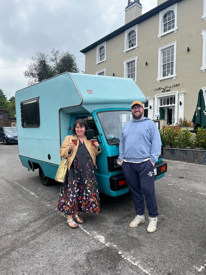 Camper Outside Home Sleeps One Person - Dublin