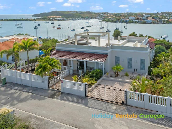 Villa With Pool & Spectacular Views - Curaçao