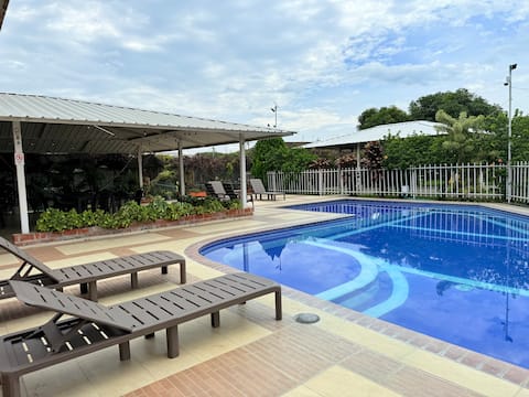 Santa Elena Estate with Air Conditioning, Pool and Fun