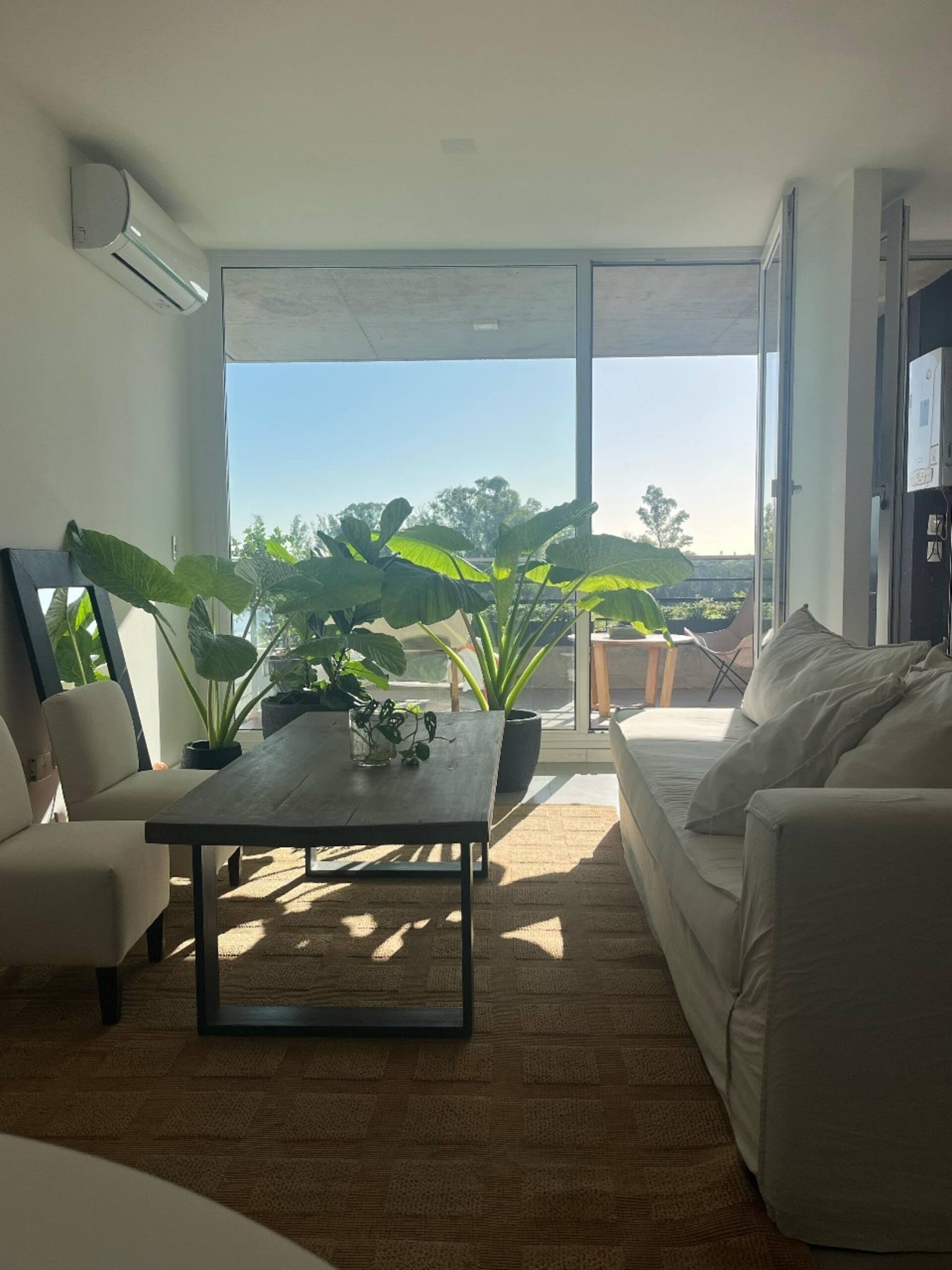 Two-bedroom apartment with lagoon view