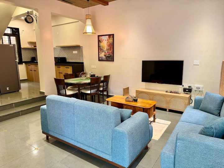 Living room image 4