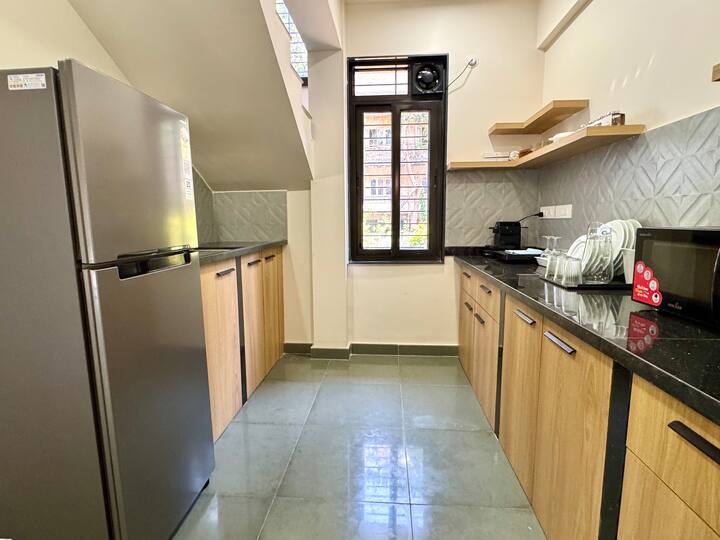 Full kitchen image 1