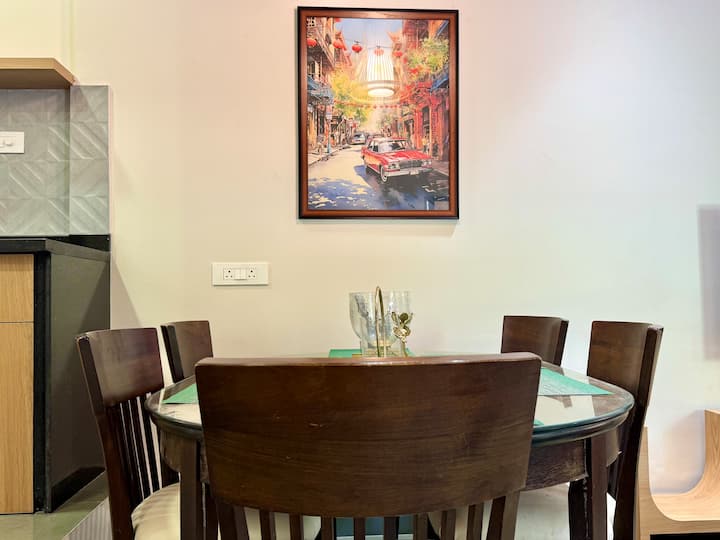 Dining area image 2